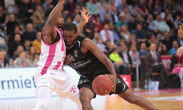 她就几乎未 她就几乎未